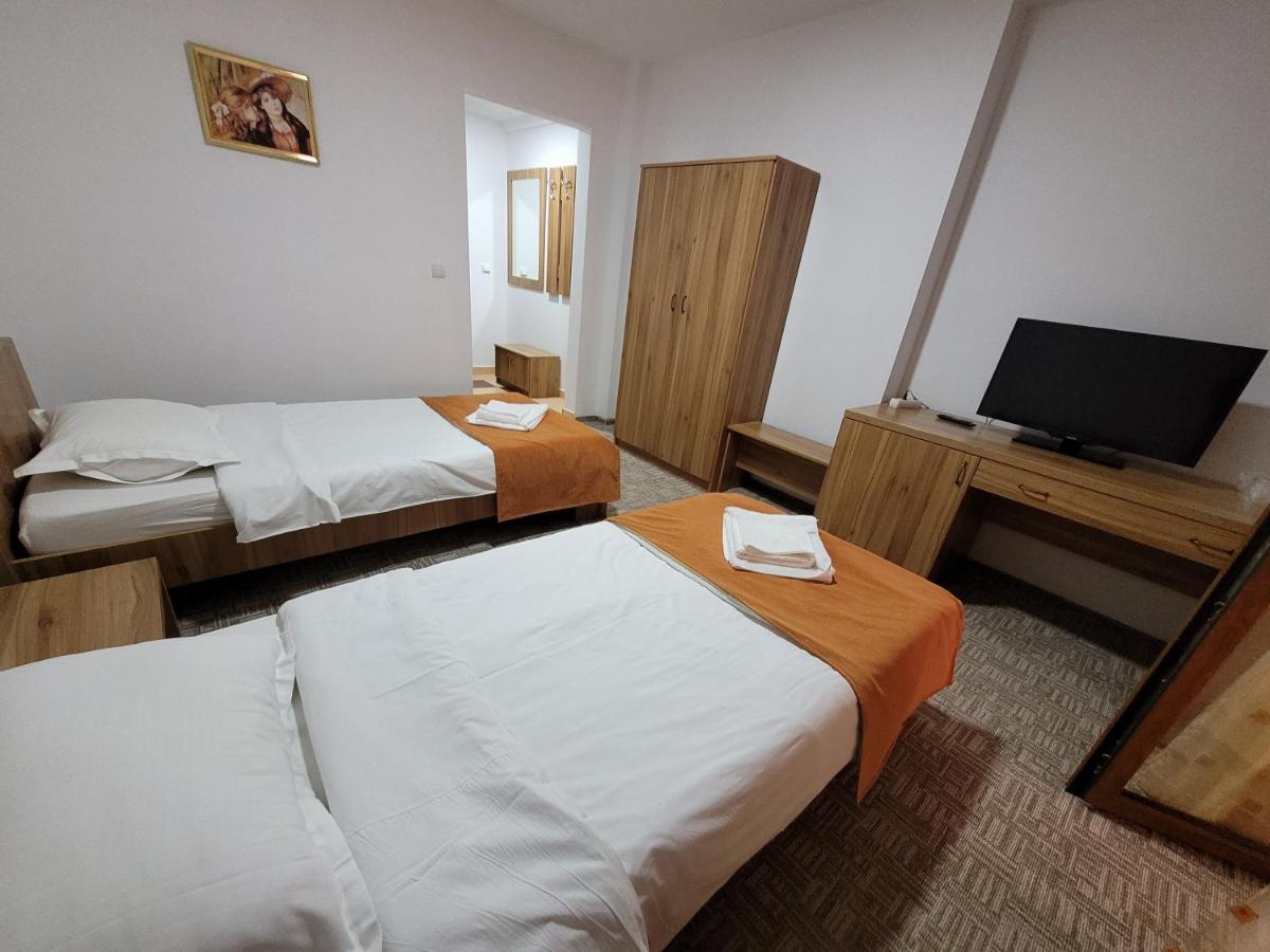 Motel Minerva Тиргу-Окна Екстер'єр фото